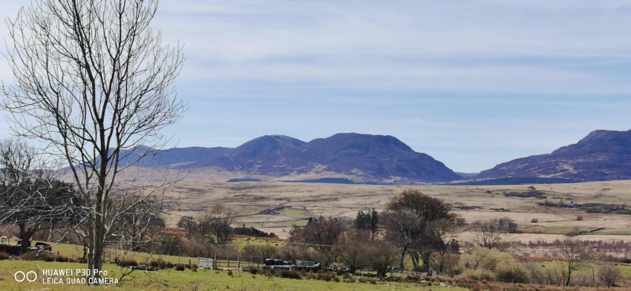 Snowdonia National Park Log Cabin With Garden Trawsfynydd Exterior photo